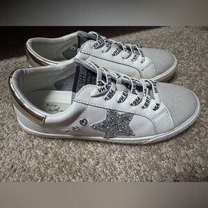 Vintage Havana White and Silver Sneakers